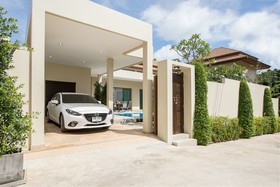 Shanti Estate by Tropiclook