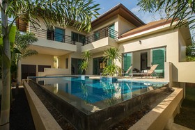 Shanti Estate by Tropiclook
