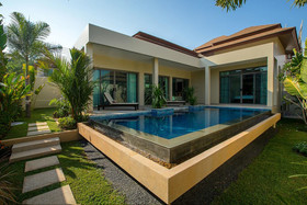 Shanti Estate by Tropiclook