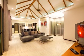 Shanti Estate by Tropiclook