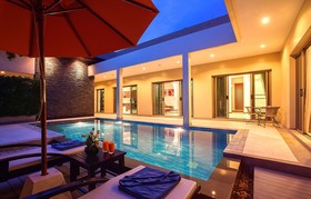 Shanti Estate by Tropiclook