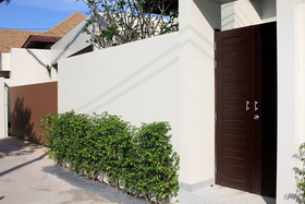 Shanti Estate by Tropiclook