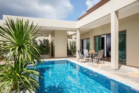 Shanti Estate by Tropiclook