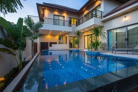 Shanti Estate by Tropiclook