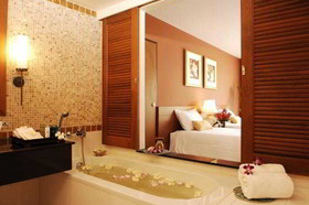 Naithonburi Beach Resort