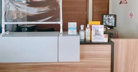 Louis' Runway View Hotel