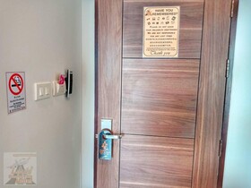 Louis' Runway View Hotel