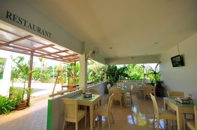 OYO 75361 Phuket Airport Sonwa Resort