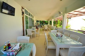 OYO 75361 Phuket Airport Sonwa Resort