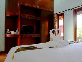 Ruen Tai Boutique