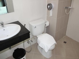 Angel Service Apartment Patong Beach