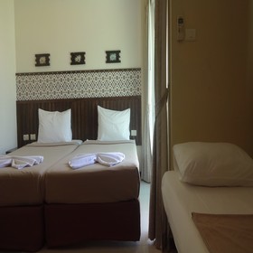 Athome Hotel @Nanai 8 & Thai Kitchen