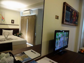 Athome Hotel @Nanai 8 & Thai Kitchen