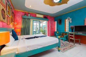 Barefoot Hotel Kalim Beach Front