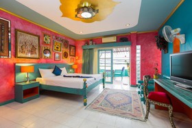 Barefoot Hotel Kalim Beach Front