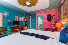 Barefoot Hotel Kalim Beach Front