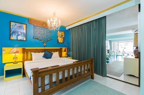 Barefoot Hotel Kalim Beach Front