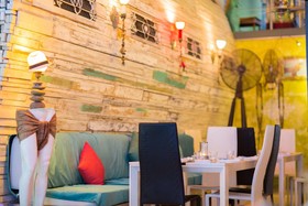 Barefoot Hotel Kalim Beach Front