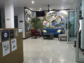 Bedbox Guesthouse And Hostel