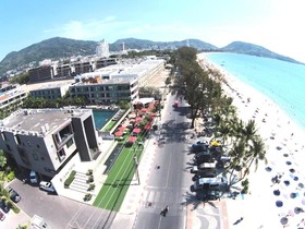 B-Lay Tong Phuket