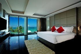 B-Lay Tong Phuket