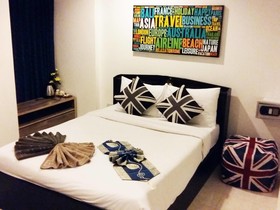 Cafe 66 House @ Patong Beach