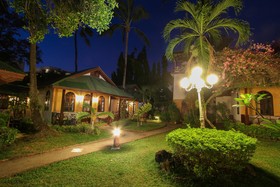 Eden Bungalow Resort