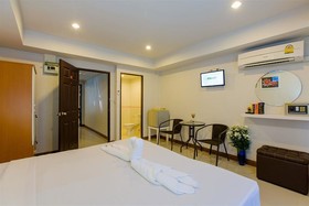 Eing Lay Beach Guesthouse