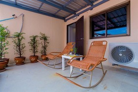Eing Lay Beach Guesthouse