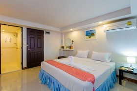Eing Lay Beach Guesthouse