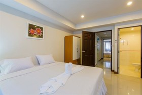 Eing Lay Beach Guesthouse