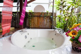 Expat Hotel