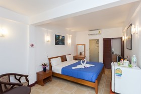 Expat Hotel