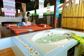 Expat Hotel