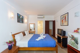 Expat Hotel