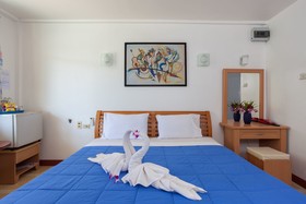Expat Hotel