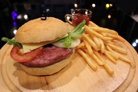 OYO 75321 Gemma Patong