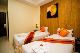 OYO 75321 Gemma Patong