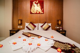 OYO 75321 Gemma Patong