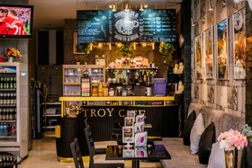 OYO 75321 Gemma Patong