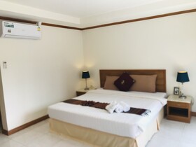 Global Hotel Beach View