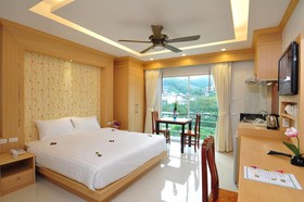 Green Harbor Hotel & Service Apartments