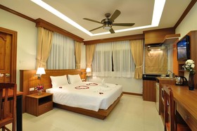 Green Harbor Hotel & Service Apartments