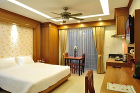 Green Harbor Hotel & Service Apartments