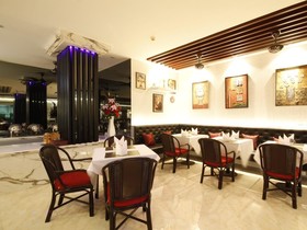 Hemingways Silk Hotel