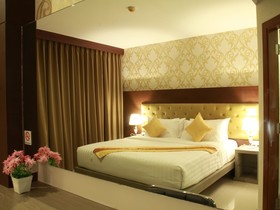Hemingways Silk Hotel