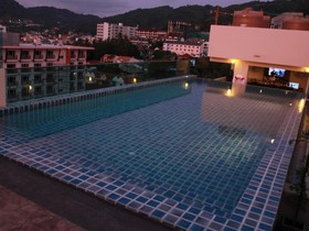 Hemingways Silk Hotel