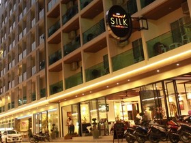 Hemingways Silk Hotel