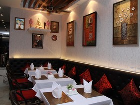 Hemingways Silk Hotel