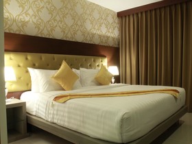 Hemingways Silk Hotel